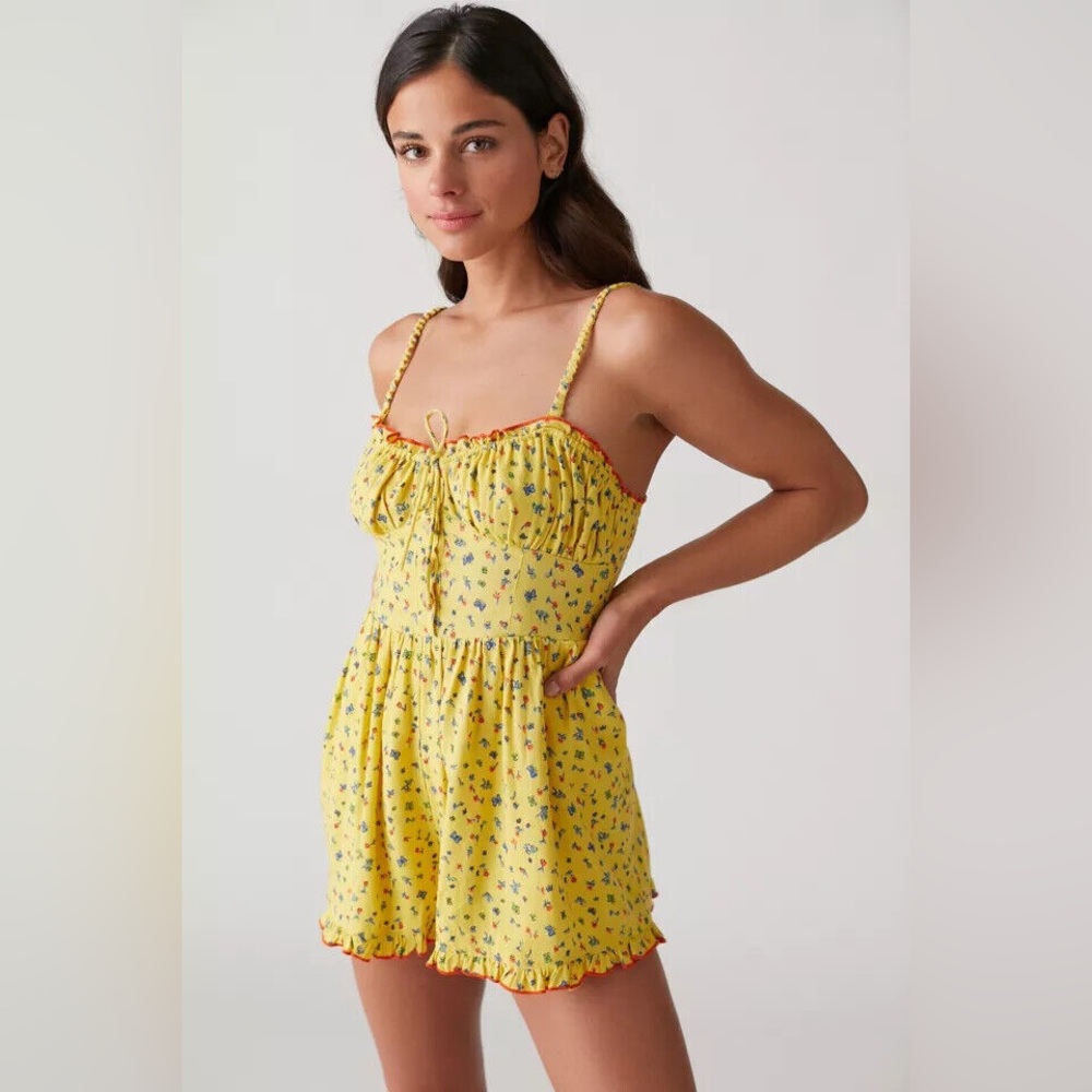 NWT URBAN OUTFITTERS YELLOW ROMPER FLORAL SWEETHEART BETTI PRINT LINEN